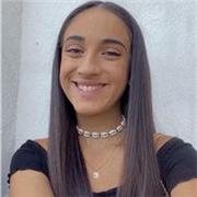 Profesora imparte clases de matemáticas de primaria y ESO